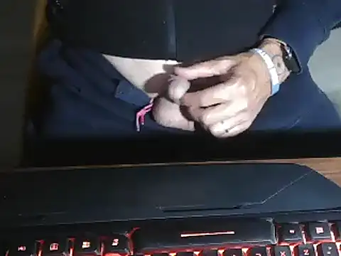 Snapshot of Adri_gard chatting on October 3, 2025, 8:50 pm Adri gard online show from October 3, 2025, 8:50 pm