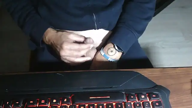 Snapshot of Adri_gard chatting on October 4, 2025, 10:52 pm Adri gard online show from October 4, 2025, 10:52 pm