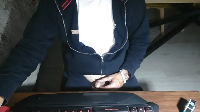 Snapshot of Adri_gard chatting on October 11, 2025, 9:46 pm Adri gard online show from October 11, 2025, 9:46 pm