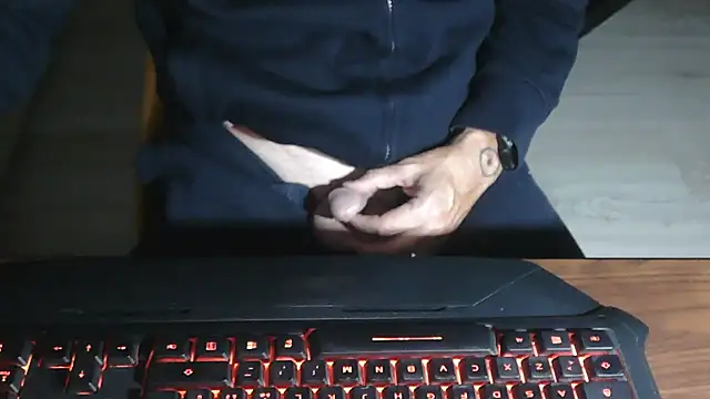 Snapshot of Adri_gard chatting on October 25, 2025, 8:58 pm Adri gard online show from October 25, 2025, 8:58 pm