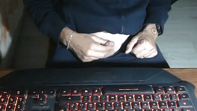 Snapshot of Adri_gard chatting on October 30, 2025, 10:21 pm Adri gard online show from October 30, 2025, 10:21 pm