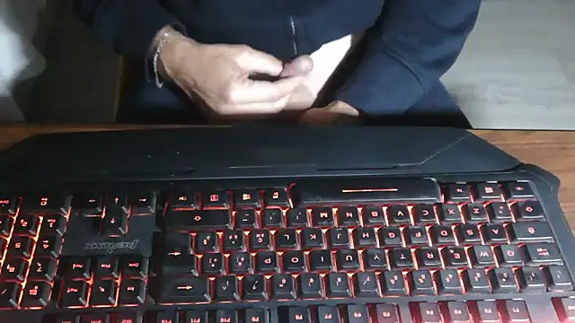 Snapshot of Adri_gard chatting on October 31, 2025, 9:49 pm Adri gard online show from October 31, 2025, 9:49 pm