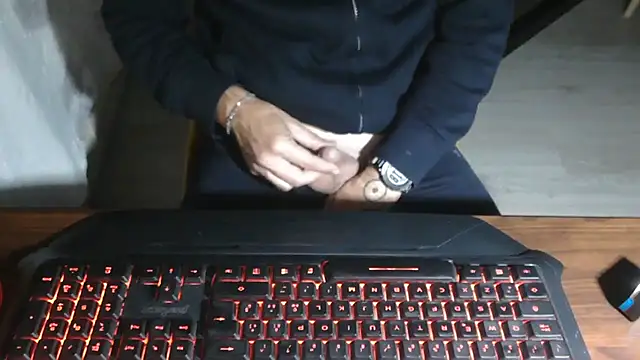 Snapshot of Adri_gard chatting on November 1, 2025, 9:17 pm Adri gard online show from November 1, 2025, 9:17 pm