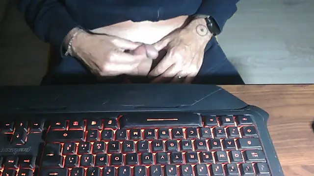 Snapshot of Adri_gard chatting on November 6, 2025, 10:10 pm Adri gard online show from November 6, 2025, 10:10 pm