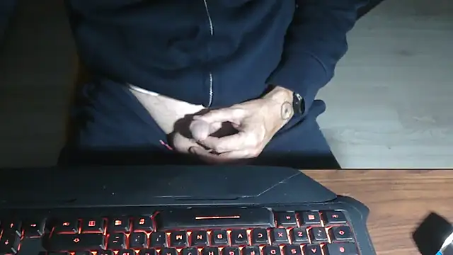 Snapshot of Adri_gard chatting on November 13, 2025, 9:47 pm Adri gard online show from November 13, 2025, 9:47 pm