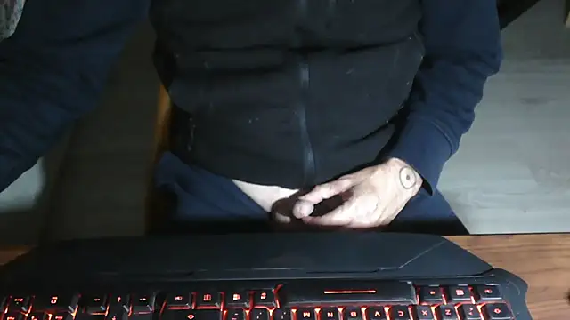 Snapshot of Adri_gard chatting on November 20, 2025, 8:52 pm Adri gard online show from November 20, 2025, 8:52 pm