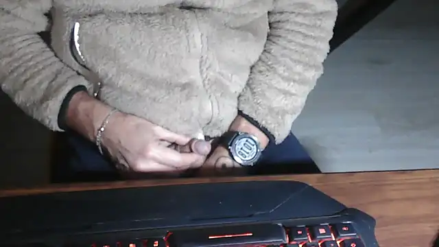 Snapshot of Adri_gard chatting on November 29, 2025, 9:18 pm Adri gard online show from November 29, 2025, 9:18 pm