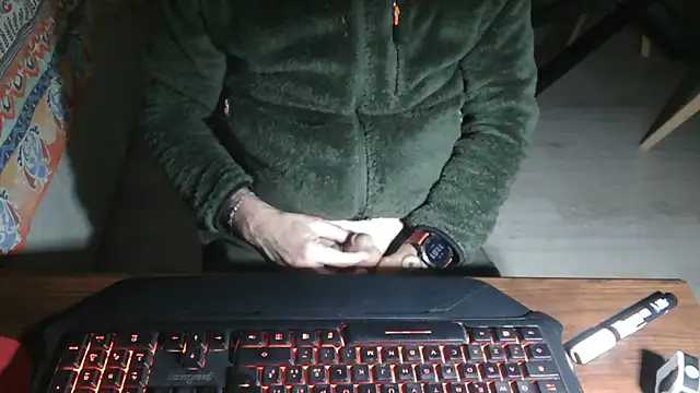 Snapshot of Adri_gard chatting on February 1, 2026, 10:52 pm Adri gard online show from February 1, 2026, 10:52 pm