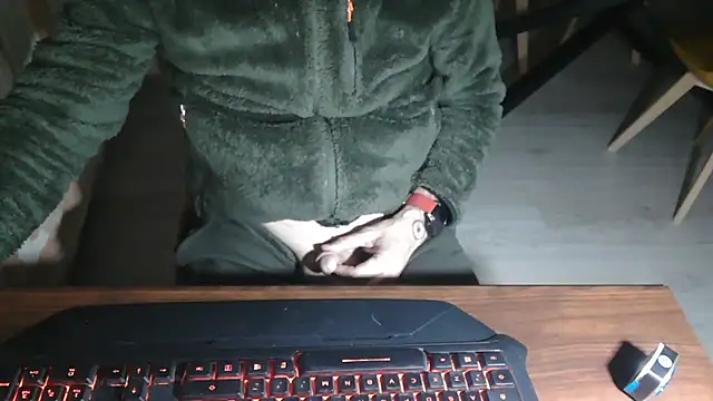 Snapshot of Adri_gard chatting on February 9, 2026, 9:08 pm Adri gard online show from February 9, 2026, 9:08 pm