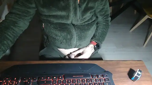 Snapshot of Adri_gard chatting on February 10, 2026, 9:41 pm Adri gard online show from February 10, 2026, 9:41 pm