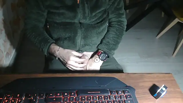 Snapshot of Adri_gard chatting on February 11, 2026, 9:42 pm Adri gard online show from February 11, 2026, 9:42 pm