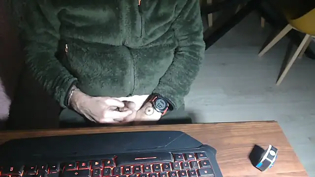 Snapshot of Adri_gard chatting on February 12, 2026, 8:59 pm Adri gard online show from February 12, 2026, 8:59 pm