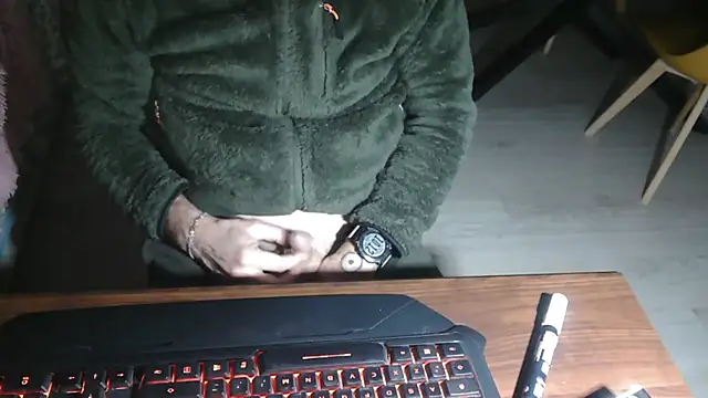 Snapshot of Adri_gard chatting on February 14, 2026, 9:11 pm Adri gard online show from February 14, 2026, 9:11 pm