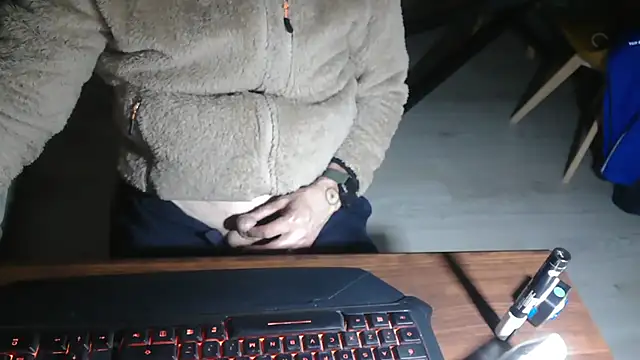 Snapshot of Adri_gard chatting on February 19, 2026, 9:33 pm Adri gard online show from February 19, 2026, 9:33 pm