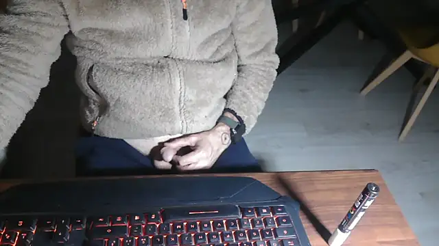 Snapshot of Adri_gard chatting on February 21, 2026, 9:16 pm Adri gard online show from February 21, 2026, 9:16 pm