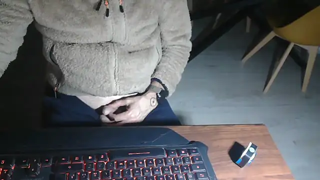 Adri gard online show from March 12, 2026, 9:21 pm