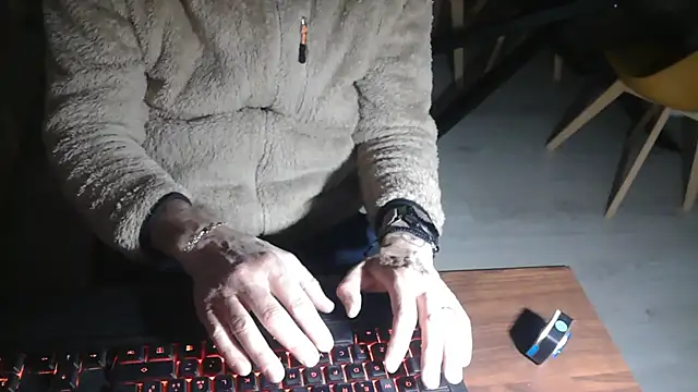 Adri gard online show from March 27, 2026, 9:58 pm