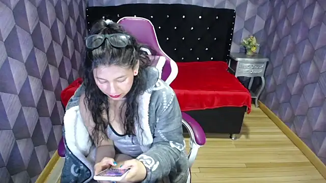 Lilyevansx online show from March 21, 2025, 1:23 pm