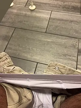 Snapshot of michifolli92 chatting on March 3, 2025, 3:20 pm michifolli92 online show from March 3, 2025, 3:20 pm