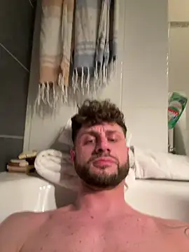 Snapshot of michifolli92 chatting on March 13, 2025, 2:33 pm michifolli92 online show from March 13, 2025, 2:33 pm