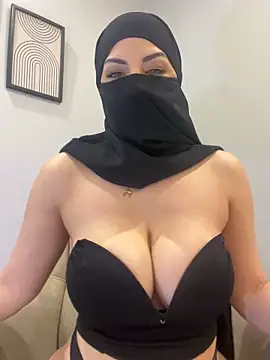 Amberonee31 online show from February 12, 2026, 8:37 pm