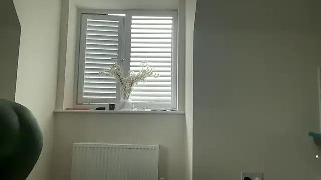 redheadrosie69 online show from March 27, 2026, 8:26 am