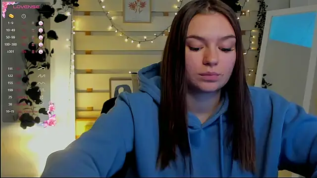 Josephine Kiss online show from February 26, 2026, 1:21 pm