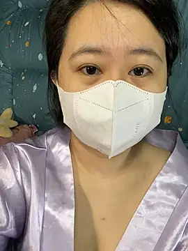 ninini92 online show from January 25, 2025, 1:19 pm