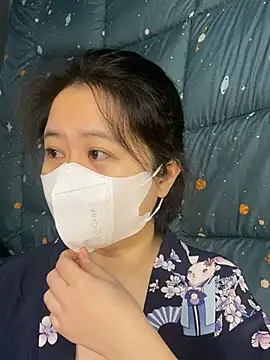 ninini92 online show from January 28, 2025, 1:38 pm