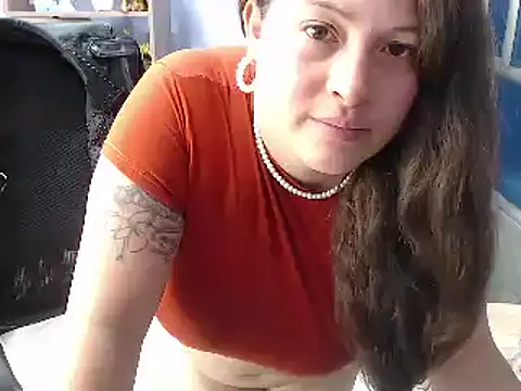 Snapshot of SaraThomso chatting on February 19, 2025, 6:11 am SaraThomso online show from February 19, 2025, 6:11 am