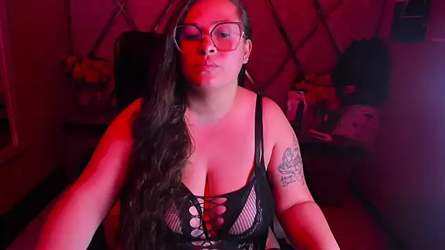 SaraThomso online show from November 22, 2025, 3:38 am