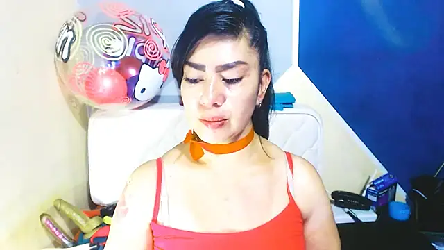 luisahott online show from April 14, 2026, 5:41 pm