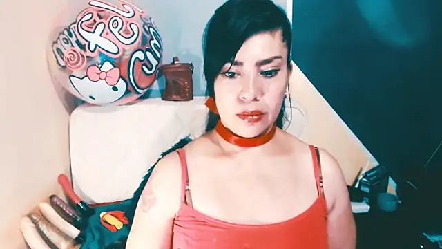 luisahott online show from April 16, 2026, 2:12 am