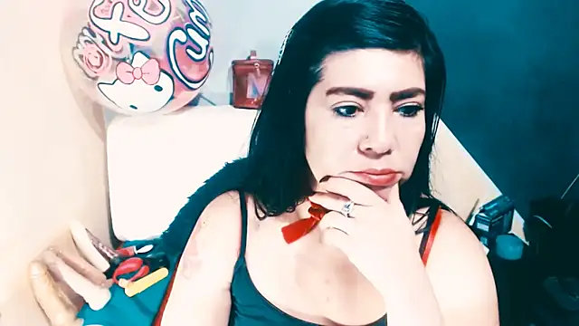 luisahott online show from April 23, 2026, 4:09 pm