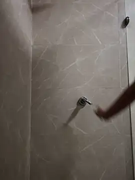 Lorraine Leon online show from March 19, 2025, 9:37 pm