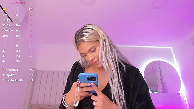 Shelynna azzul online show from February 8, 2025, 11:45 pm