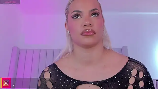 Shelynna azzul online show from November 6, 2025, 7:37 pm