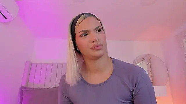 Shelynna azzul online show from February 23, 2026, 8:39 pm