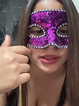 Saraaaaaaxnx online show from April 18, 2026, 5:55 am