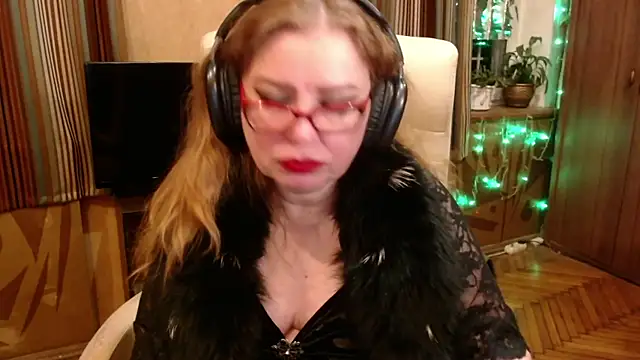 Miss Tress online show from March 1, 2026, 9:39 pm