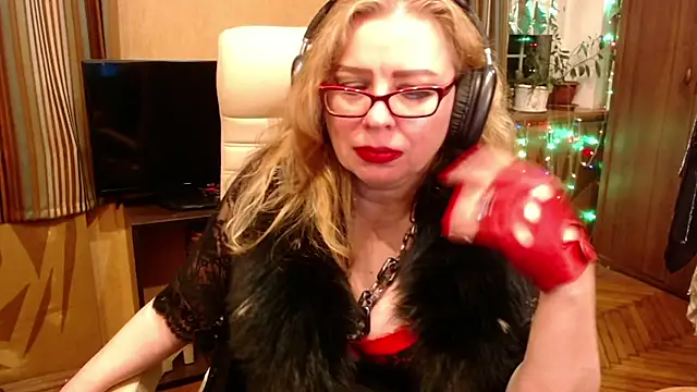 Miss Tress online show from June 6, 2026, 9:41 pm