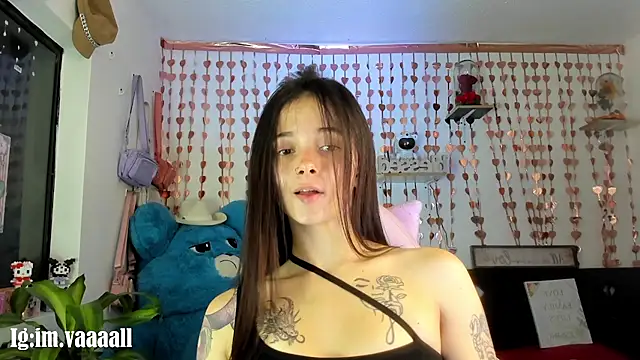 lucyy tay online show from October 24, 2025, 11:01 pm