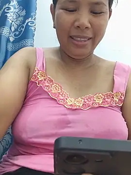 Lanyingxin18 online show from May 26, 2026, 7:37 am