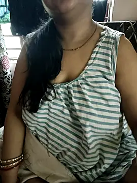 cuteyqueen online show from April 4, 2026, 1:15 am