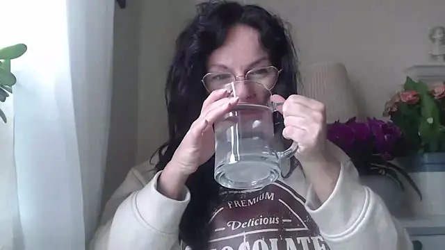 Snapshot of HelenLuxx chatting on October 30, 2025, 7:32 am HelenLuxx online show from October 30, 2025, 7:32 am