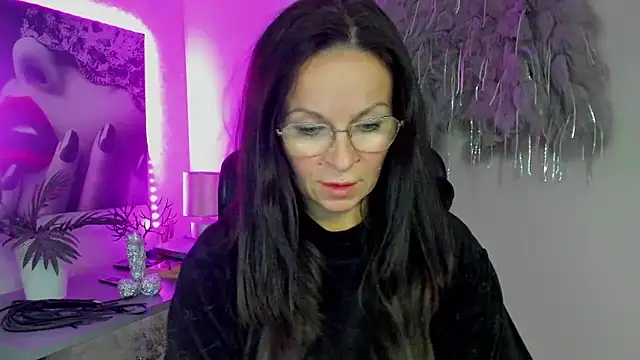 Snapshot of HelenLuxx chatting on January 8, 2026, 5:15 pm HelenLuxx online show from January 8, 2026, 5:15 pm