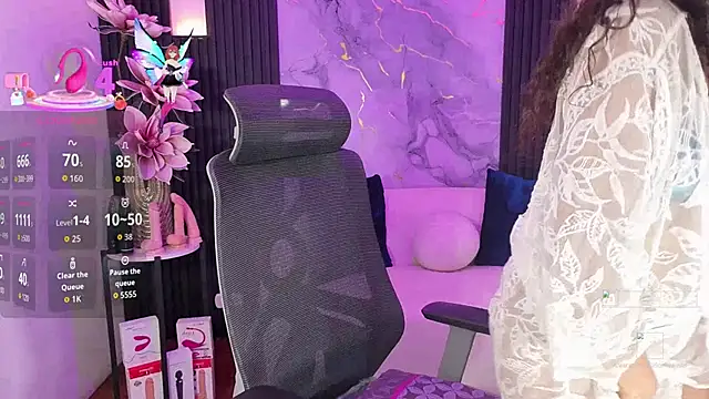 Snapshot of leslyflorez chatting on September 22, 2025, 4:14 am leslyflorez online show from September 22, 2025, 4:14 am