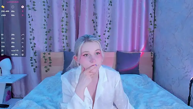 Snapshot of SweeteRose_Royce chatting on December 1, 2024, 4:29 pm SweeteRose Royce online show from December 1, 2024, 4:29 pm