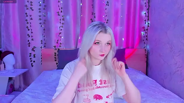 Snapshot of SweeteRose_Royce chatting on December 2, 2024, 2:30 pm SweeteRose Royce online show from December 2, 2024, 2:30 pm