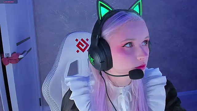 Snapshot of SweeteRose_Royce chatting on January 3, 2025, 3:55 pm SweeteRose Royce online show from January 3, 2025, 3:55 pm